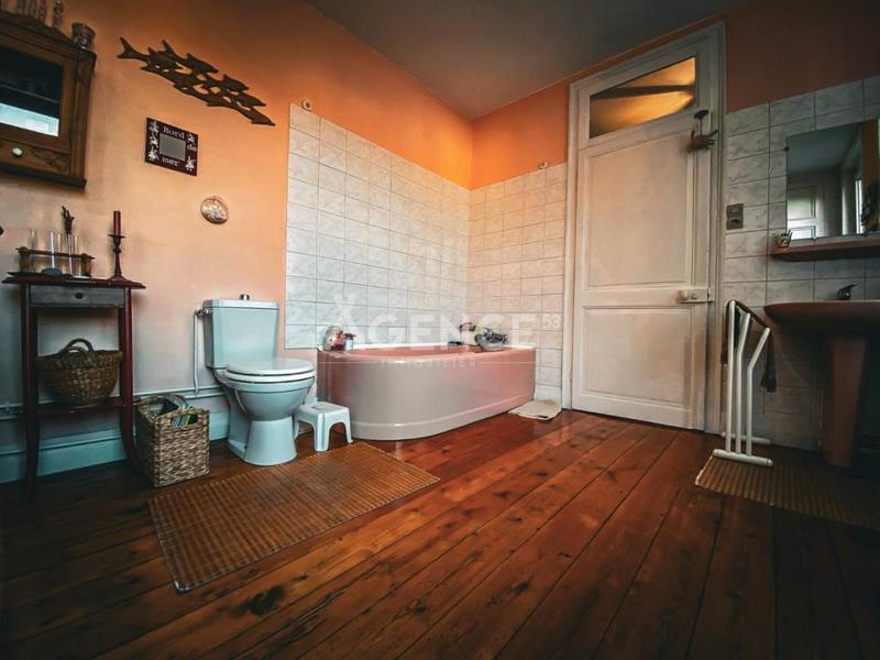 Maison bourgeoise - 242 m² - 8 pièces