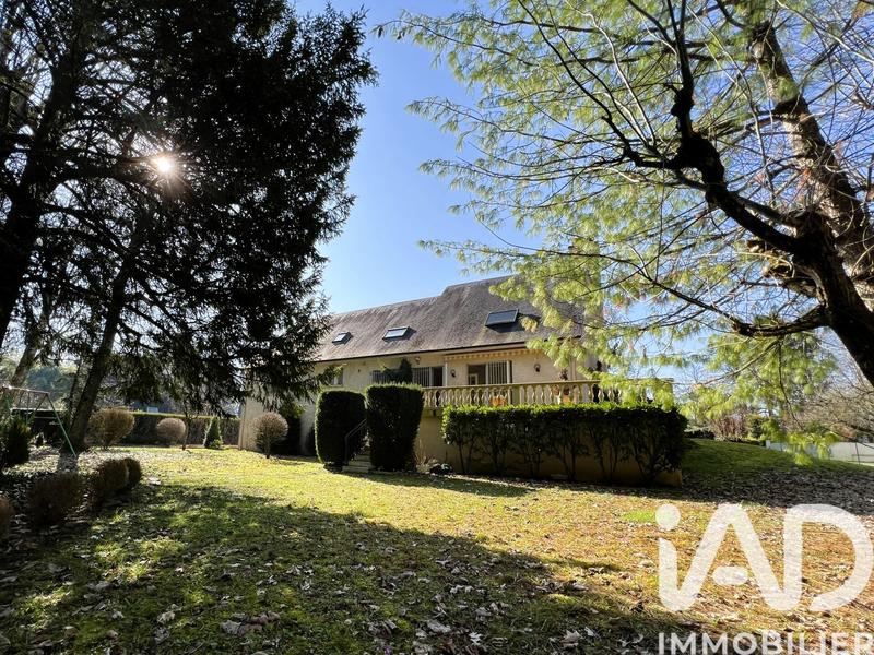 Maison - 287 m² - 8 pièces