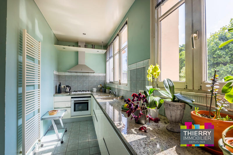 Maison - 238 m² - 8 pièces