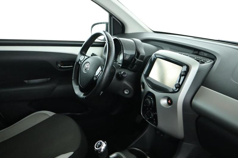 Toyota Aygo 1.0 Vvt-i X-Play 5p 69 ch