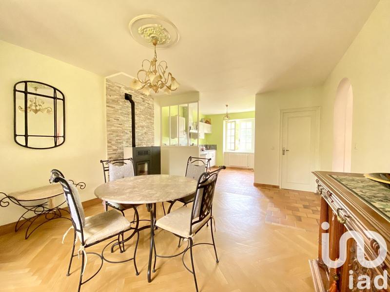 Maison - 220 m² - 6 pièces