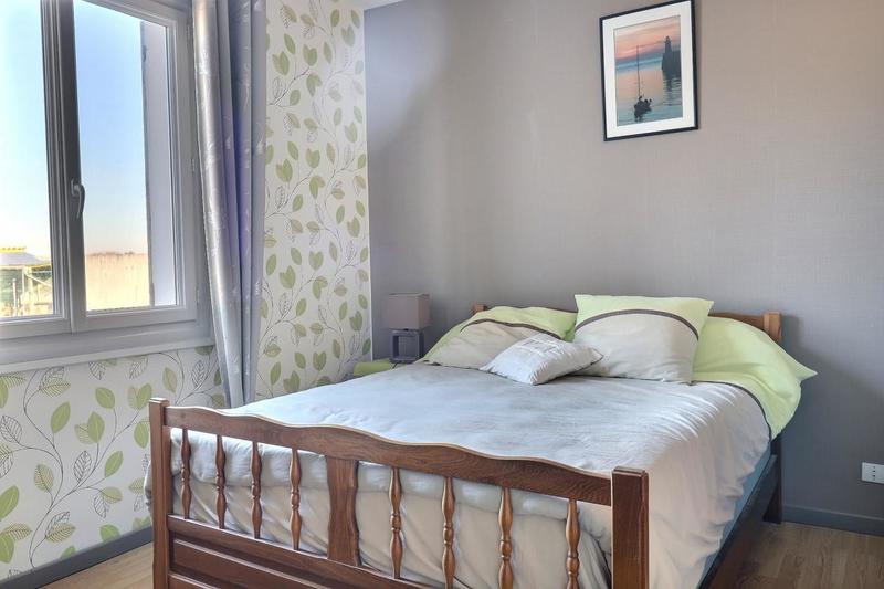 Maison - 241 m² - 7 pièces