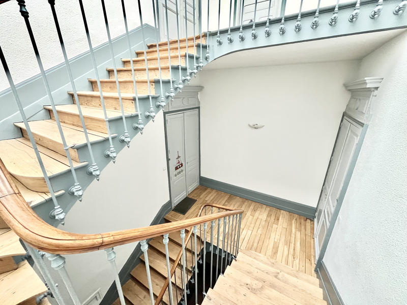 Appartement - 182 m² - 7 pièces