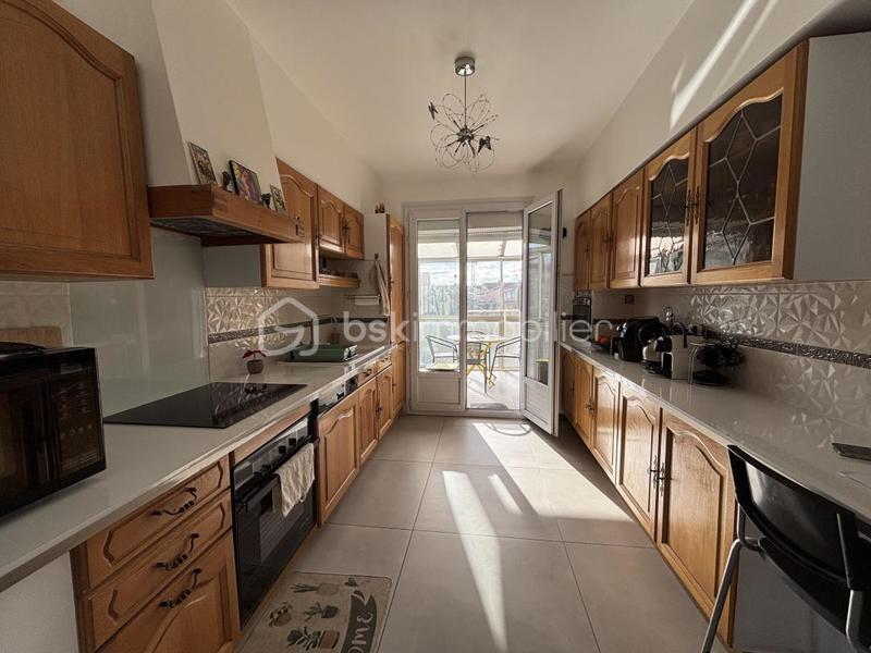 Maison traditionnelle - 145 m² - 4 pièces