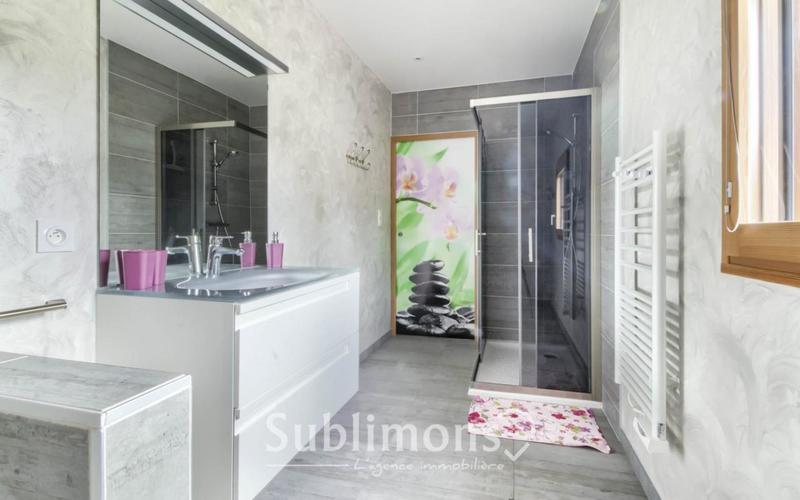 Maison - 189 m² - 6 pièces