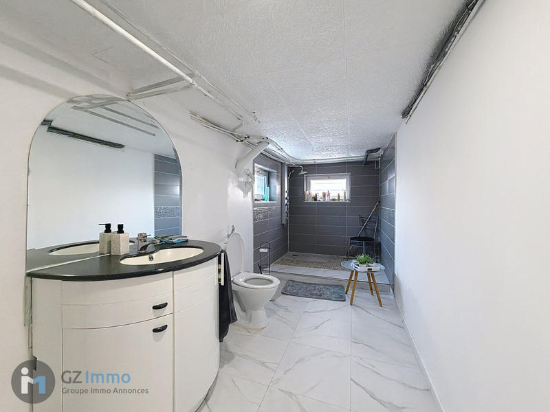 Maison - 246 m² - 6 pièces