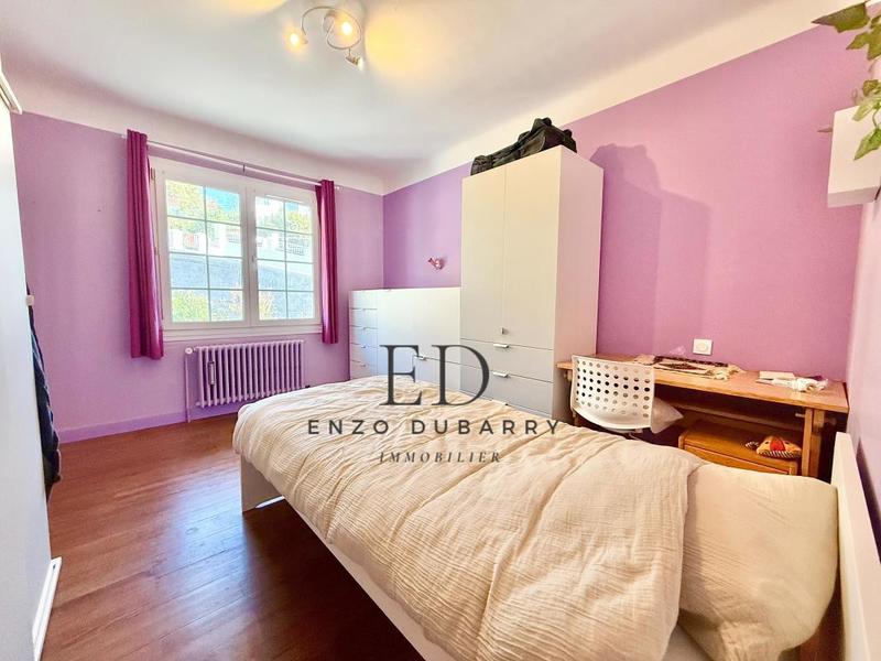 Maison - 206 m² - 7 pièces