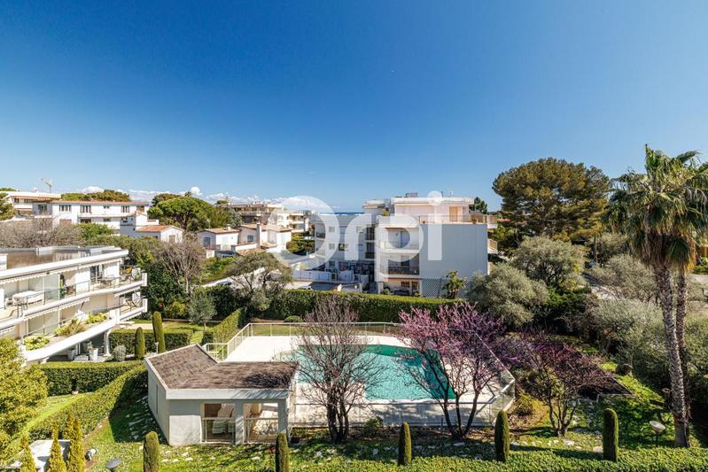 Appartement - 99 m² - 5 pièces