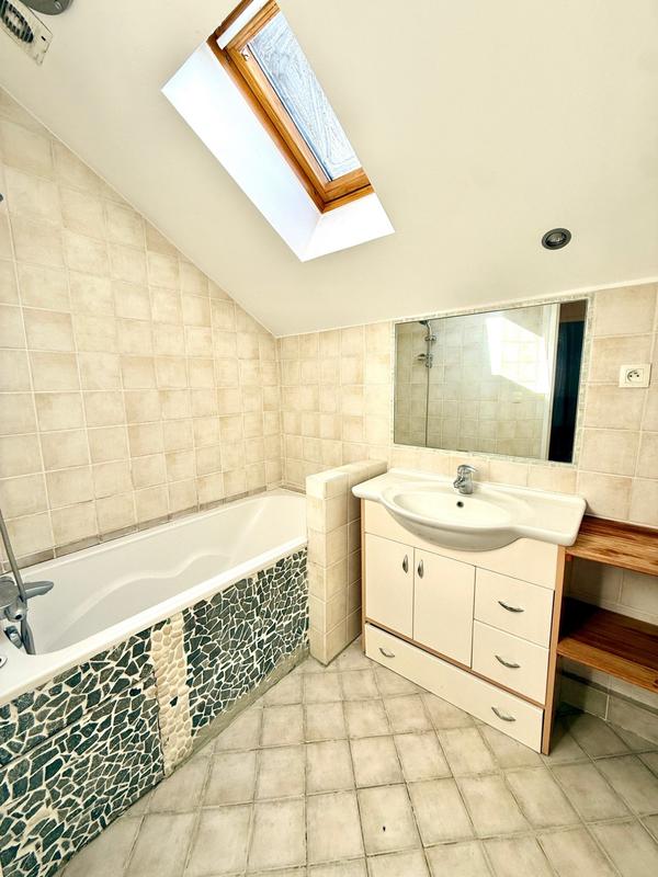 Maison - 175 m² - 7 pièces