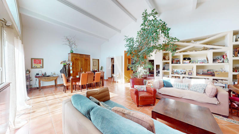 Maison - 210 m² - 6 pièces