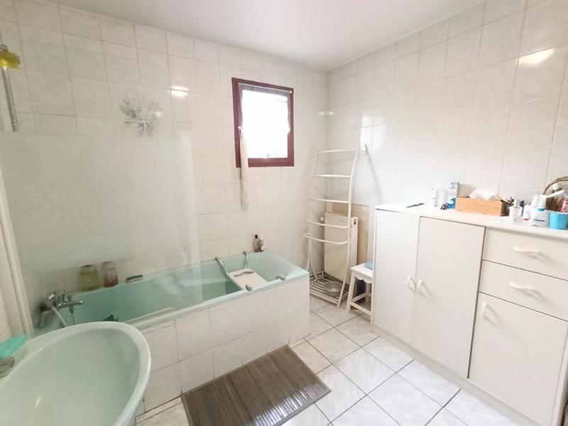 Maison - 92 m² - 5 pièces