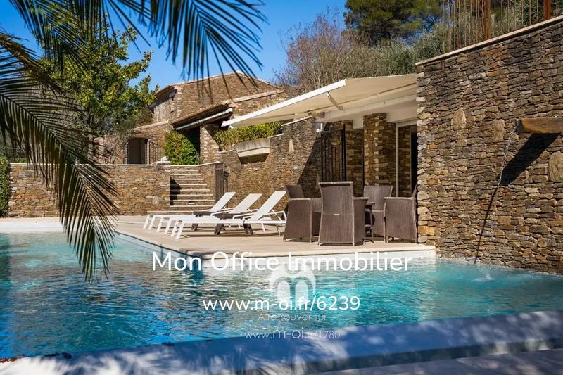 Propriété - 191 m² - 6 pièces