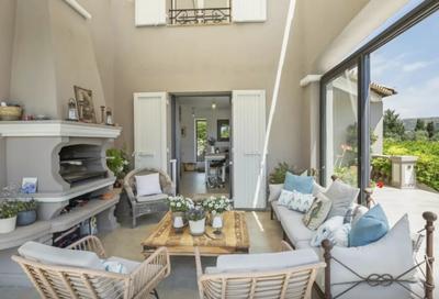 Maison - 228 m² - 8 pièces