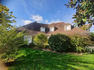 Maison traditionnelle - 275 m² - 6 pièces