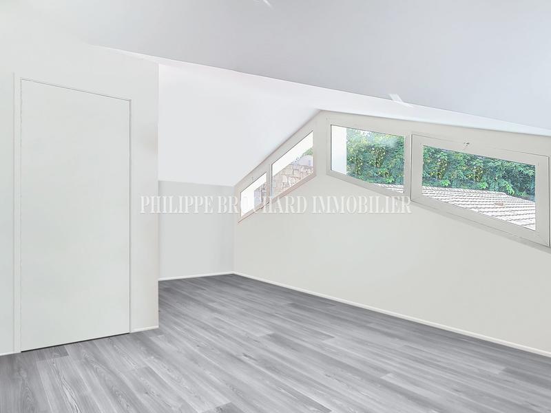 Maison contemporaine - 246 m² - 9 pièces