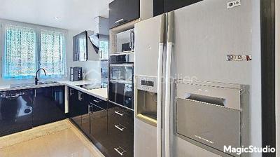 Appartement - 92 m² - 5 pièces