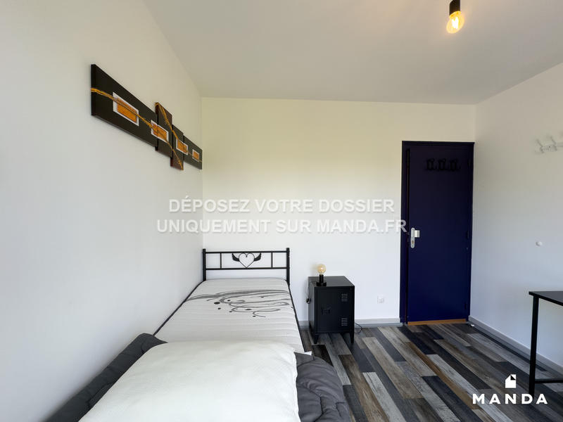 Chambre - 12 m² - 5 pièces