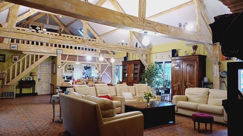 Maison - 250 m² - 8 pièces