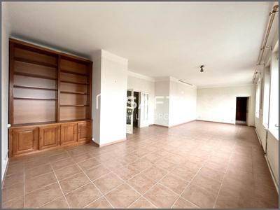 Appartement - 215 m² - 7 pièces