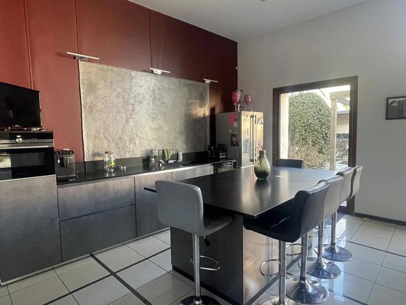 Maison - 180 m² - 6 pièces