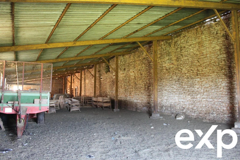 Ferme - 800 m² - 1 pièce