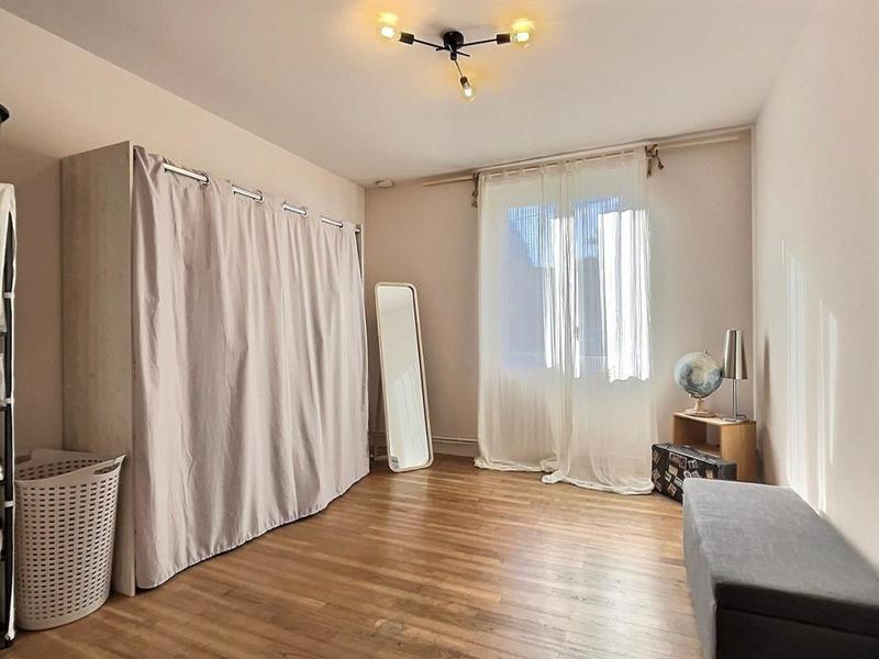 Maison - 99 m² - 5 pièces