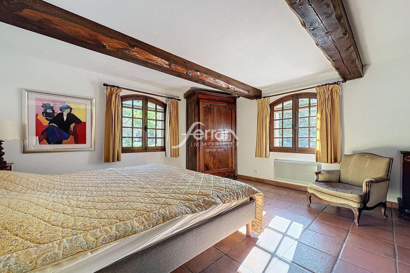 Propriété - 400 m² - 9 pièces