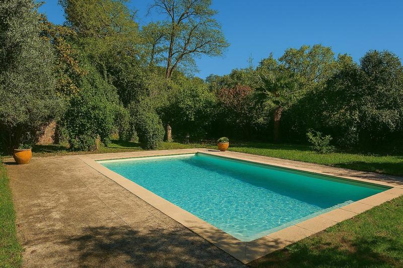 Maison - 301 m² - 11 pièces