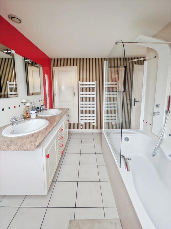 Pavillon - 146 m² - 6 pièces