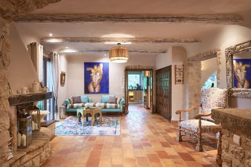 Maison - 700 m² - 12 pièces