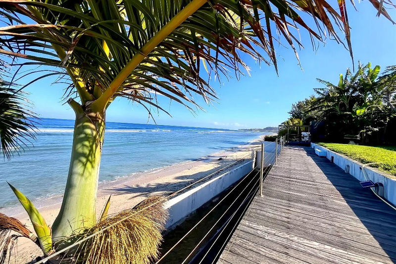 Maison - 240 m² - 8 pièces