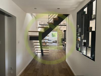 Propriété - 143 m² - 6 pièces