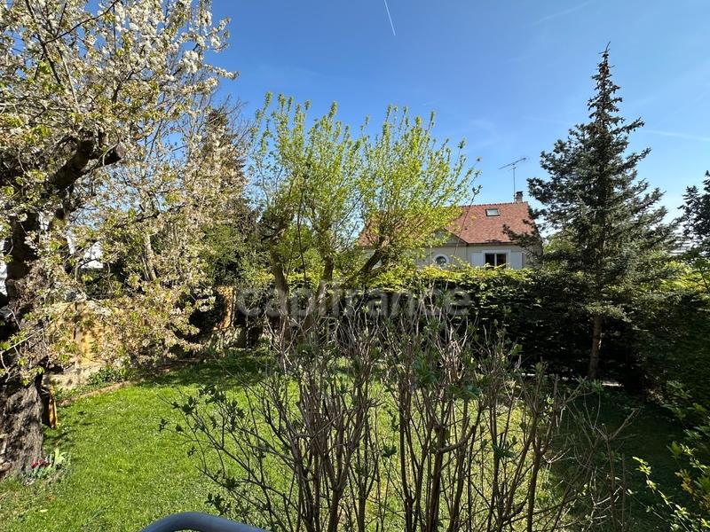 Maison - 210 m² - 8 pièces