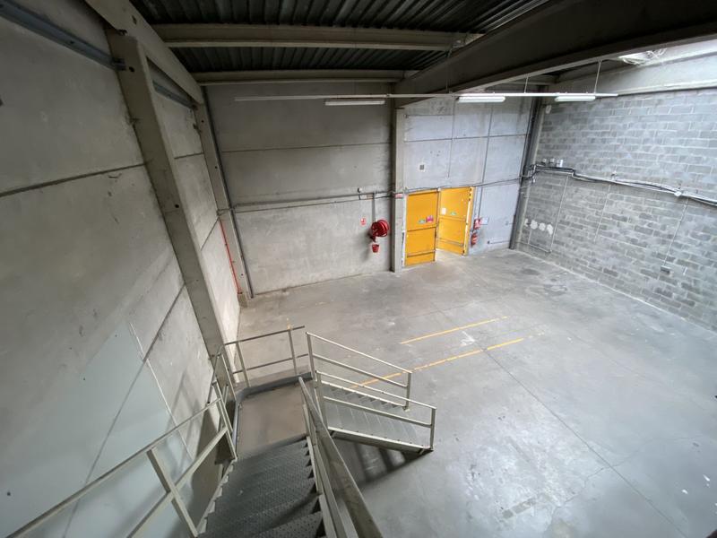 Local commercial - 1 500 m²