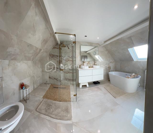 Pavillon - 121 m² - 6 pièces