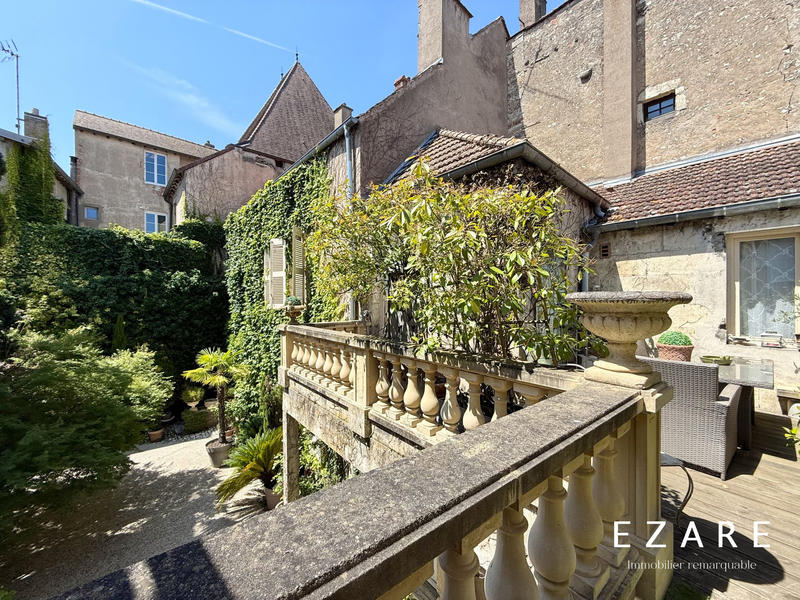 Maison - 470 m² - 15 pièces