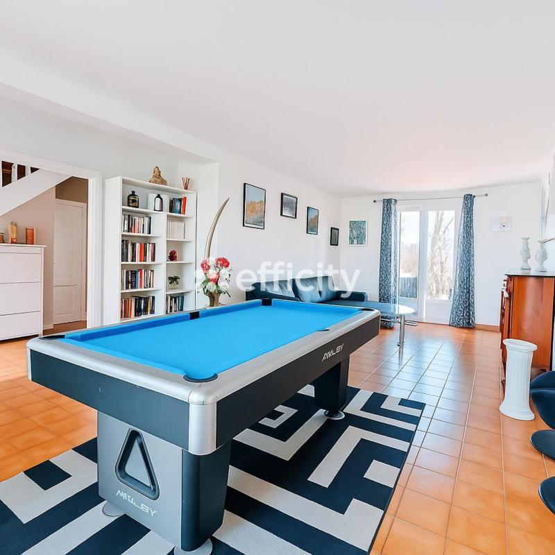 Maison - 150 m² - 8 pièces