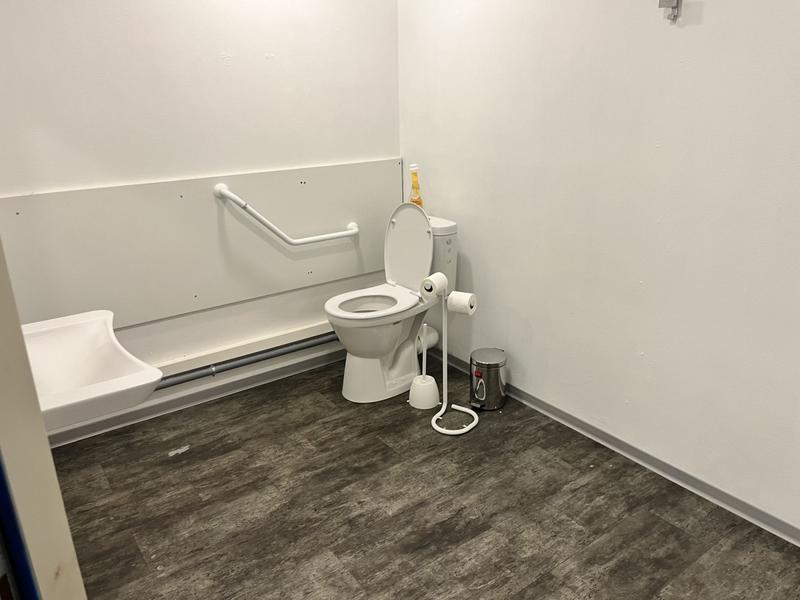 Local commercial - 144 m²