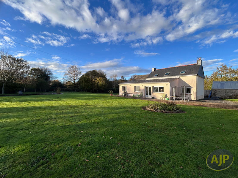 Maison - 121 m² - 5 pièces