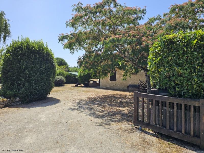 Maison en pierre - 140 m² - 9 pièces