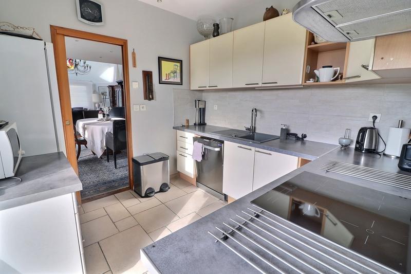 Maison - 260 m² - 7 pièces