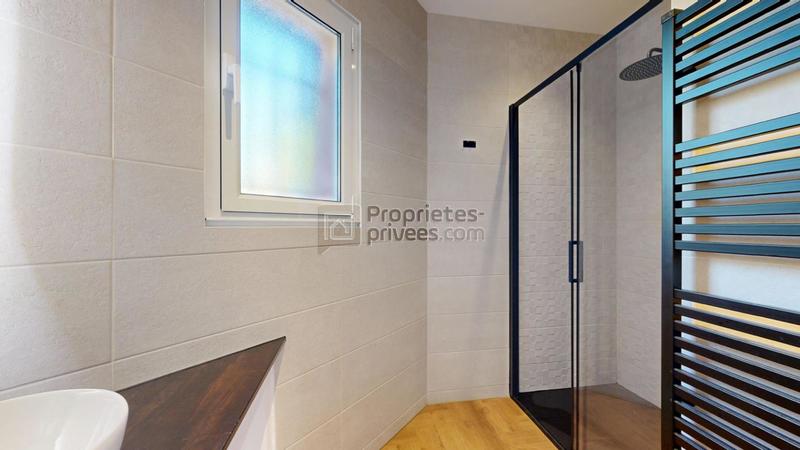 Maison - 258 m² - 8 pièces
