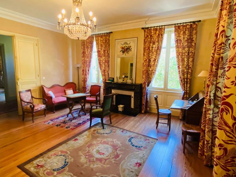 Maison de maîtres - 400 m² - 14 pièces