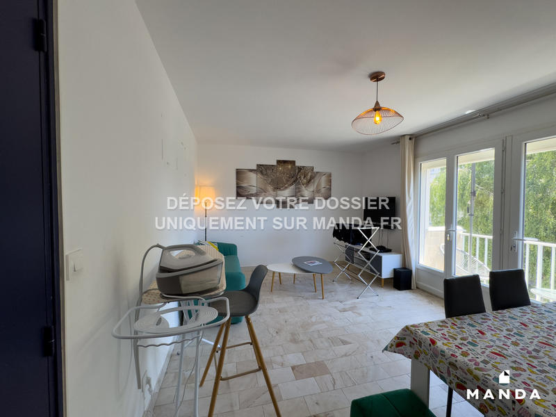 Chambre - 11 m² - 5 pièces