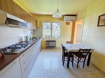 Maison traditionnelle - 112 m² - 6 pièces