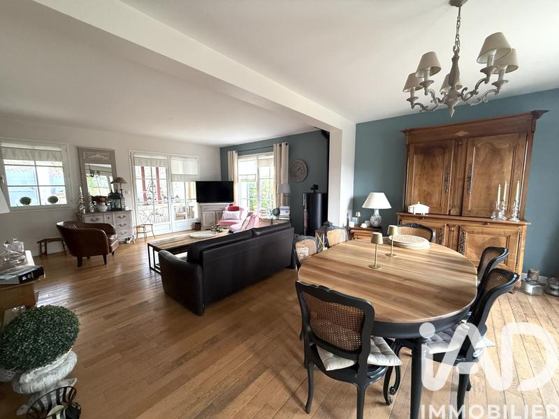 Maison - 200 m² - 7 pièces