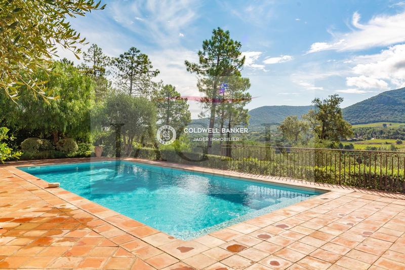 Villa - 200 m² - 6 pièces