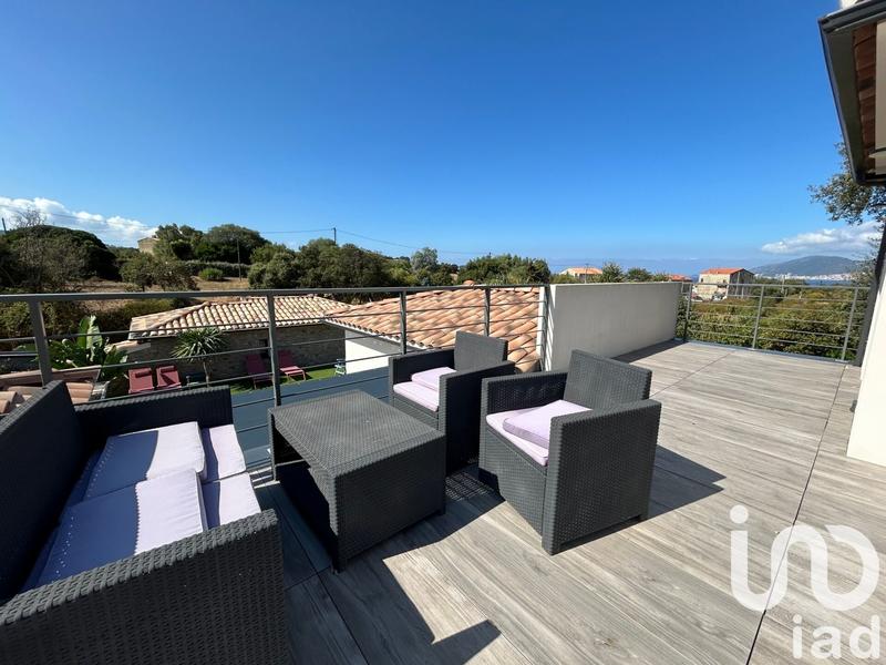 Maison - 187 m² - 8 pièces