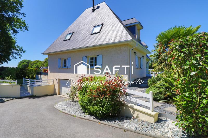 Maison - 220 m² - 7 pièces