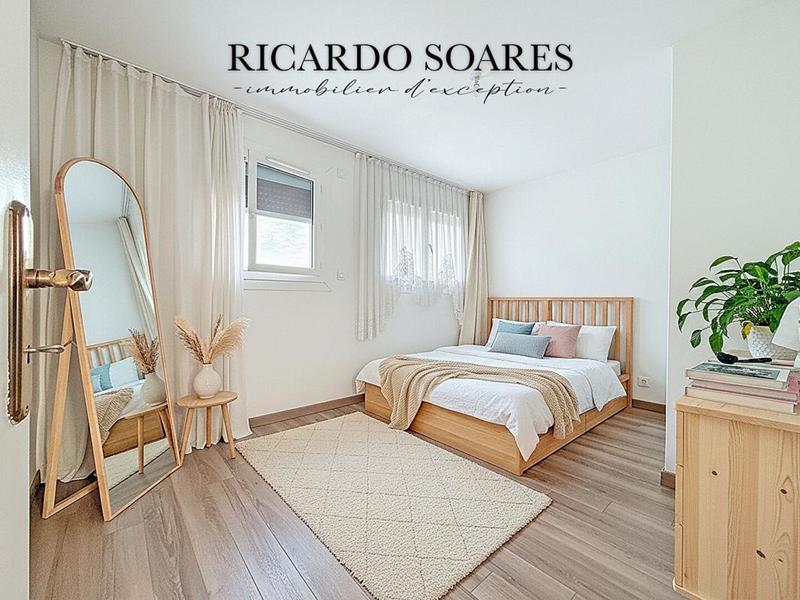 Maison - 204 m² - 8 pièces